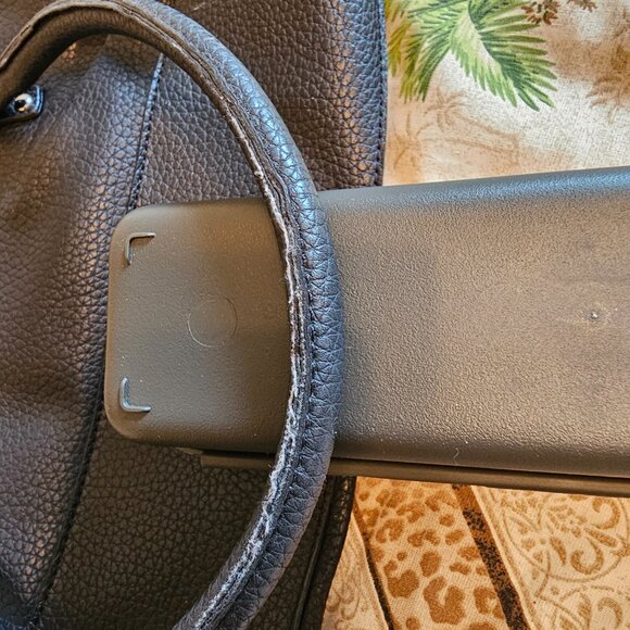 Large Guess Black Bag Tote - Picture 6 of 8